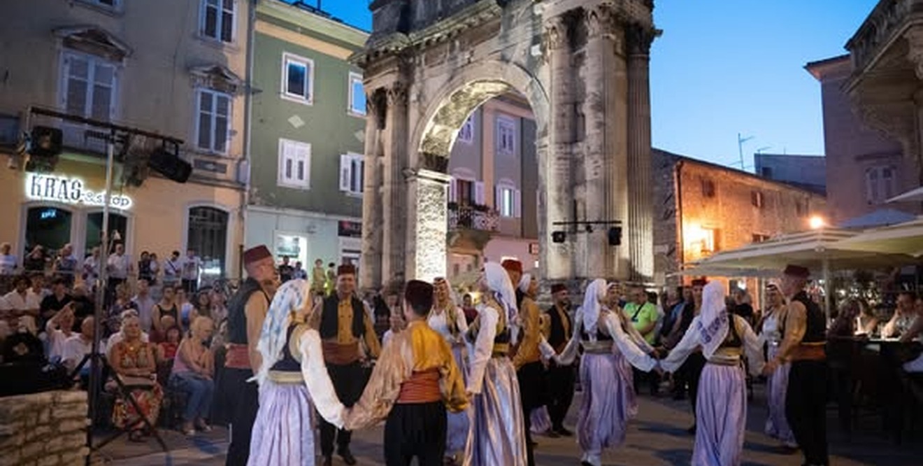 Naslovna fotografija