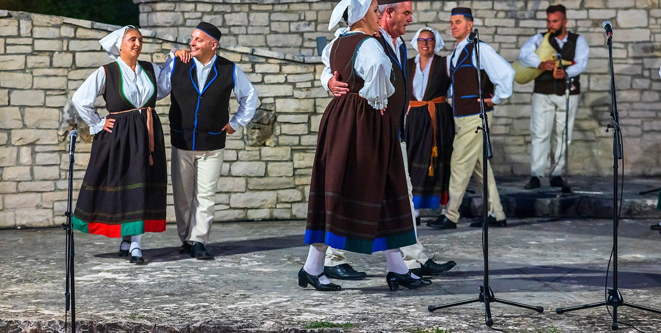 Naslovna fotografija